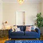 Art Deco 4 Bedrooms Flat In The City Center
