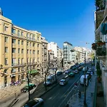 Art Deco 4 Bedrooms Flat In The City Center