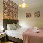 Art Deco 4 Bedrooms Flat In The City Center