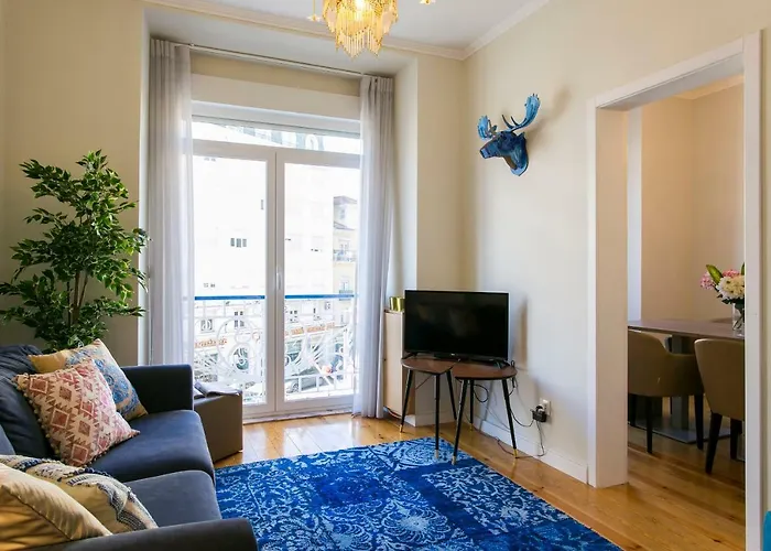 Art Deco 4 Bedrooms Flat In The City Center