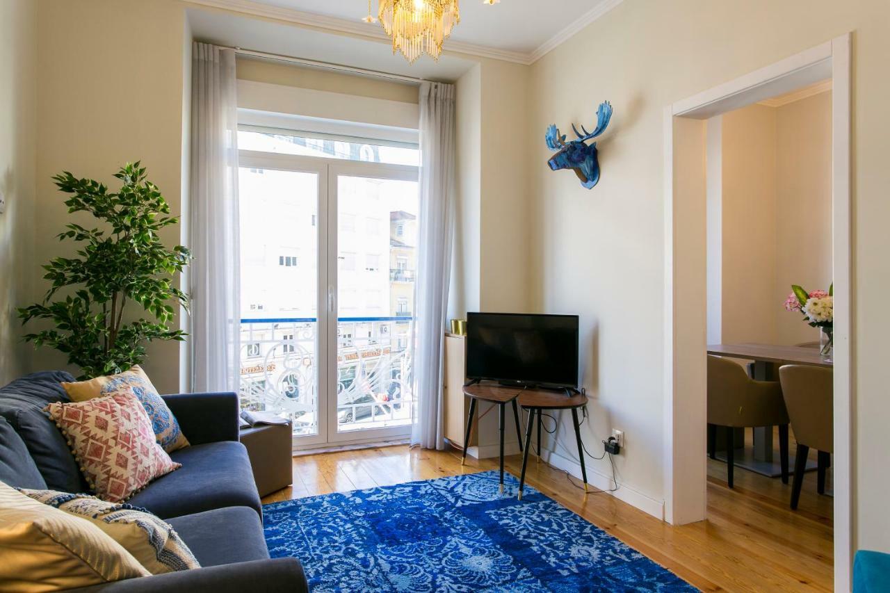 Art Deco 4 Bedrooms Flat In The Center *